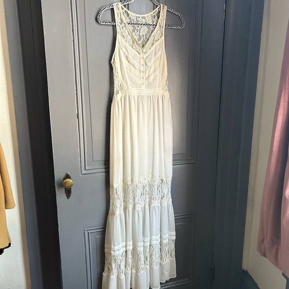Urban Outfitters Dresses & Skirts - Gorgeous white lace tiered maxi dress